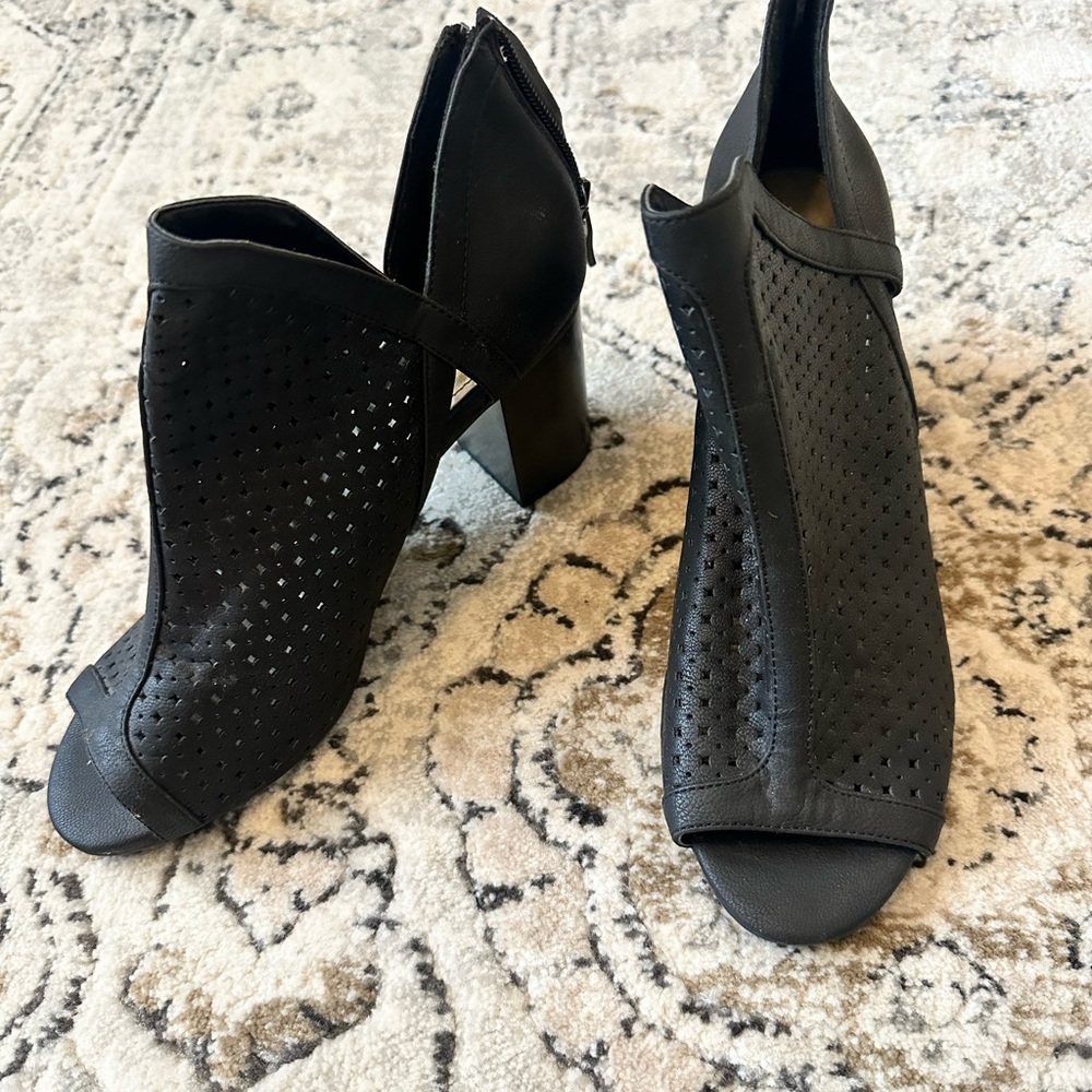 a.n.a Black Rear-Zip Heeled Ankle Boots - Picture 3 of 5